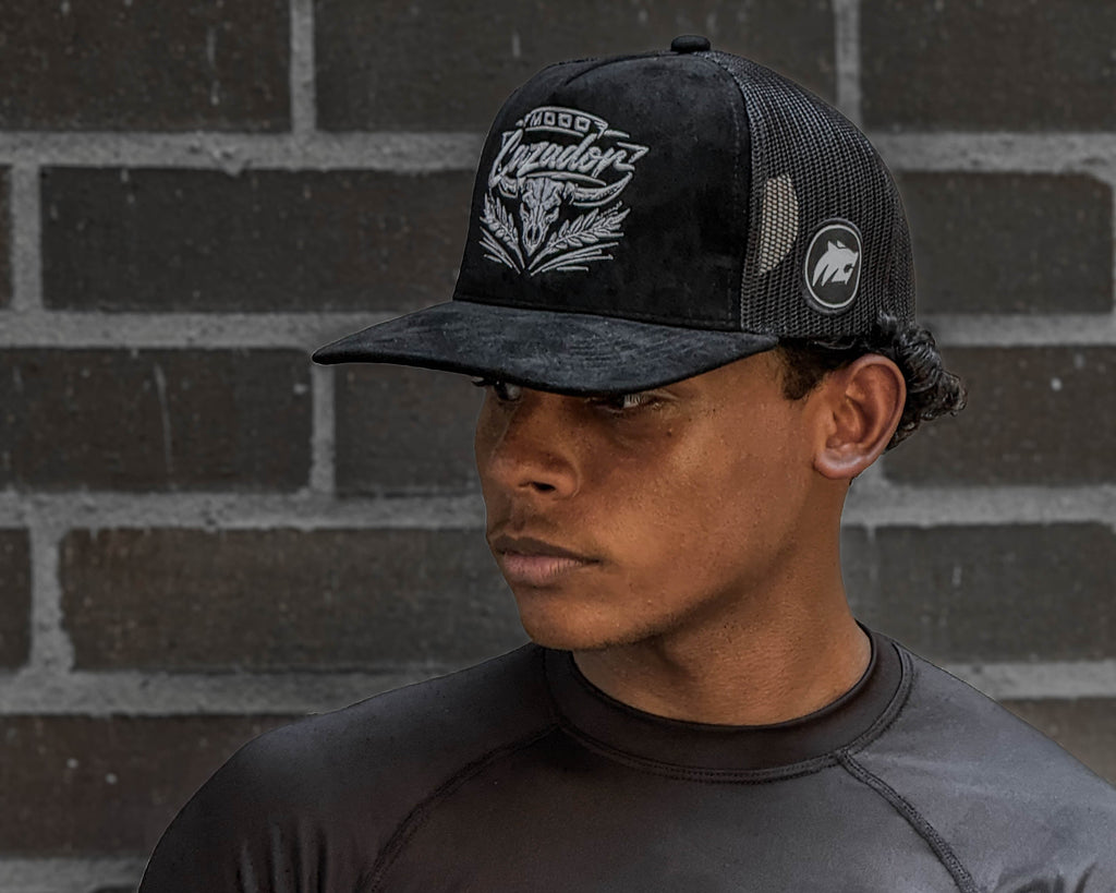 GORRA ¨CACERÍA¨ NEGRA
